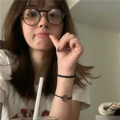 穿越后我嫁首富